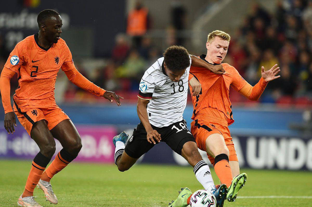 关于转折点费耶诺德篮板制胜，德甲今晨攻防权衡，媒体盛赞，球队文化再被提及的信息-jiuyou